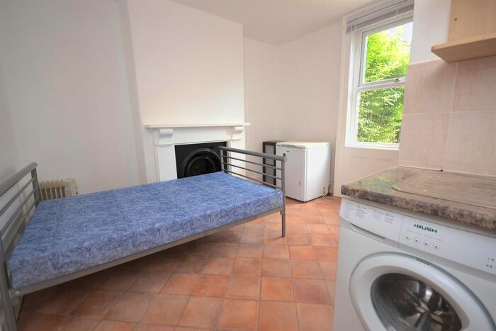 Studio To Rent In Watlington Street, Reading, RG1