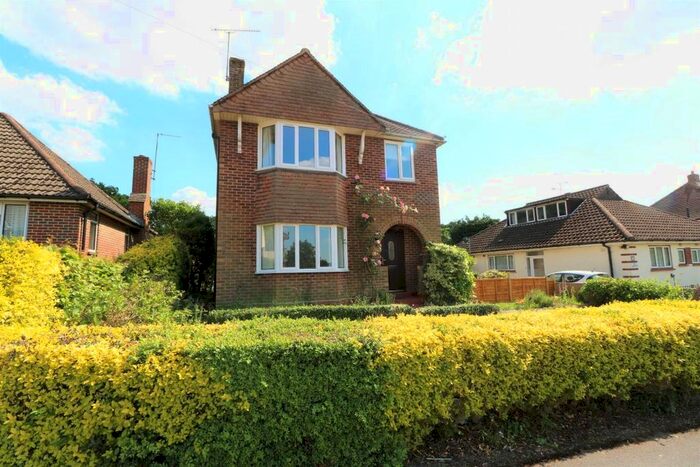3 Bedroom Detached House To Rent In York Road, Camberley, GU15
