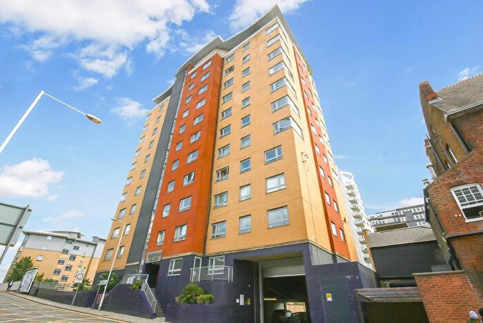 1 Bedroom Flat To Rent In High Road, Ilford, IG1