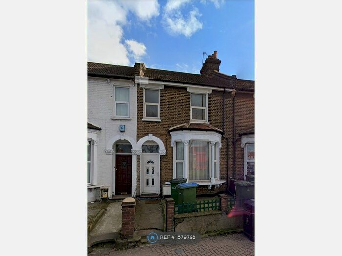 3 Bedroom Terraced House To Rent In Woolwich Road, London, SE7