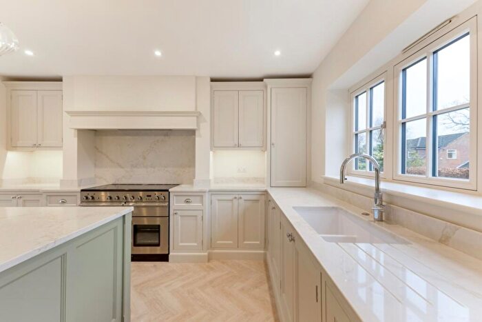 5 Bedroom Detached House To Rent In Wyngrave Place Beaconsfield, HP9