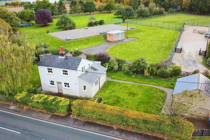 2 Bedroom Detached House For Sale In Dunmow Road, North End, Dunmow, CM6