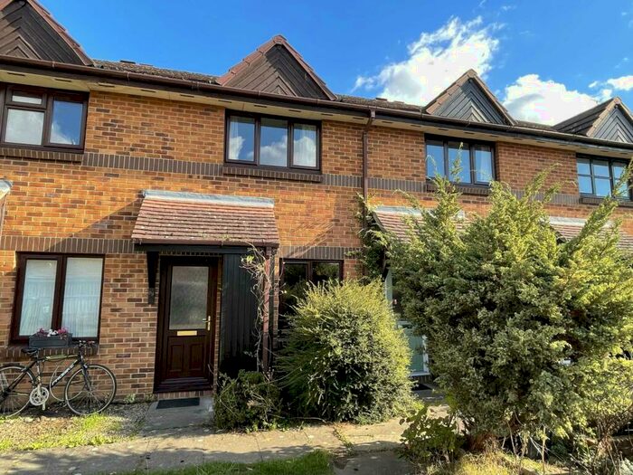 2 Bedroom Terraced House To Rent In Pheasant Walk, Oxford, OX4