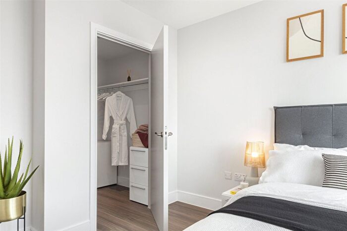 1 Bedroom Flat To Rent In Uncle Southall, Merrick Road, Southall, UB2