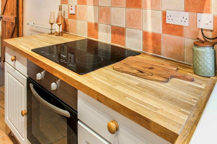 2 Bedroom Cottage To Rent In Market Place, Edenfield, Ramsbottom, Bury, BL0