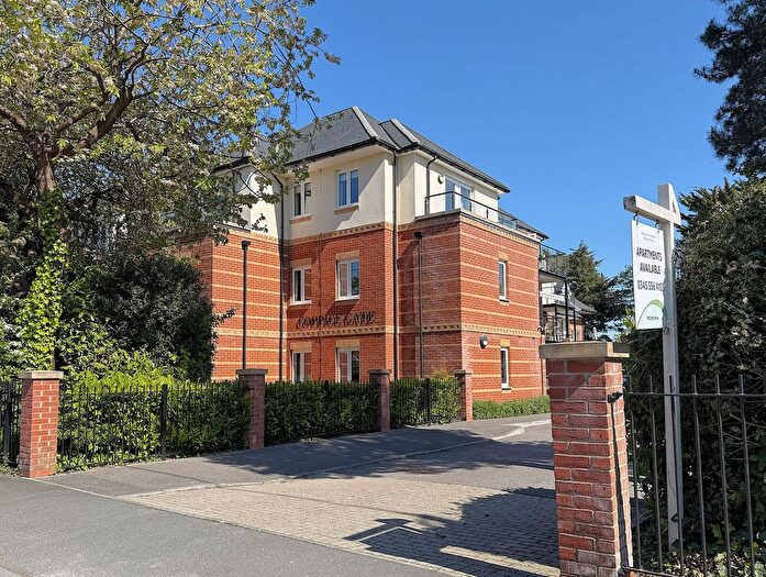 2 Bedroom Flat For Sale In Coppice Gate, Beaulieu Road, Dibden Purlieu, SO45