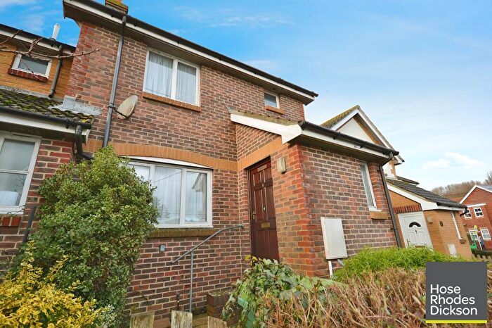 3 Bedroom End Of Terrace House To Rent In Stroud Road, Freshwater, PO40