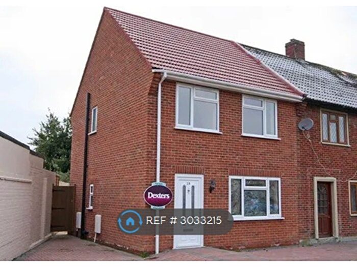 3 Bedroom End Of Terrace House To Rent In Redlees Close, Isleworth, TW7