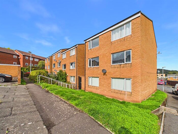 2 Bedroom Flat To Rent In Princess Close, Gedling, Nottingham, NG4