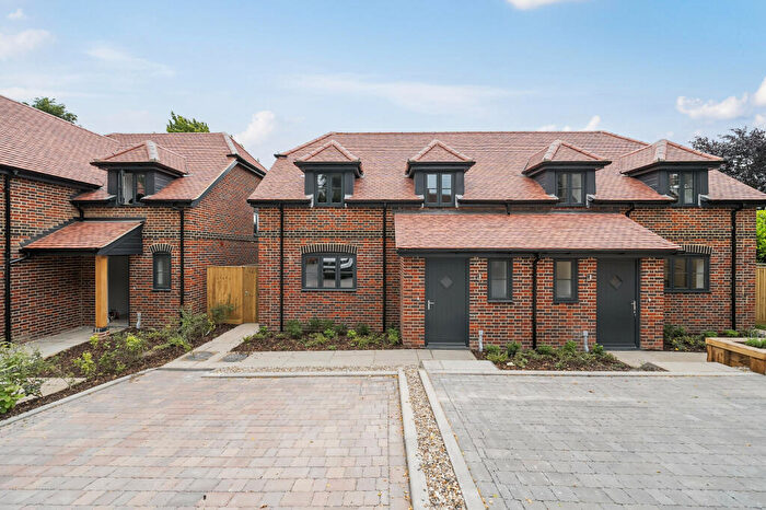 3 Bedroom Semi-Detached House For Sale In Farm Lane, Marlborough, SN8