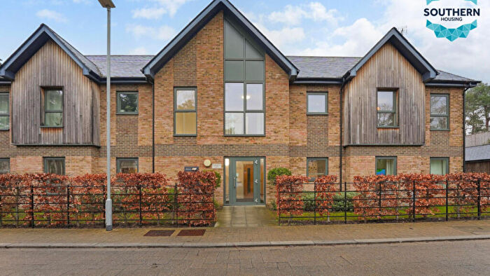 2 Bedroom Flat For Sale In Burlington House, Firefly Road, Longcross, Chertsey, KT16