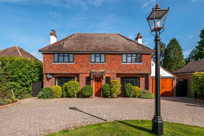 4 Bedroom Detached House For Sale In Lodge Lane, Redhill, RH1