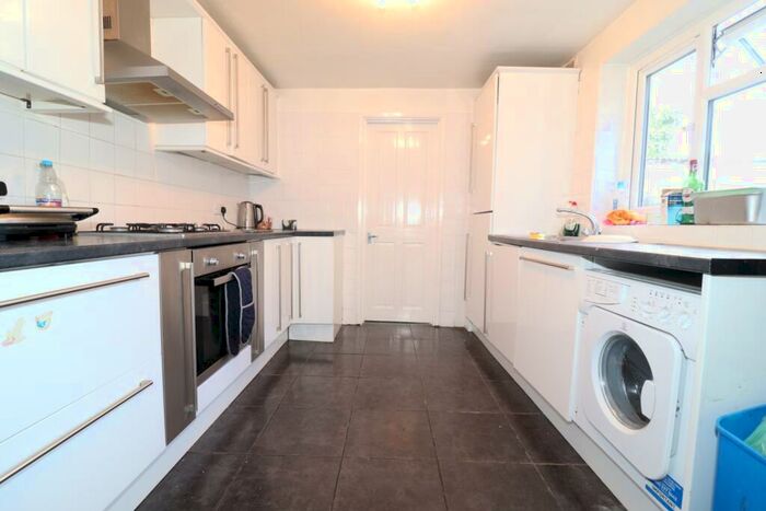 4 Bedroom Terraced House To Rent In Whitchurch Road, Heath, CF14