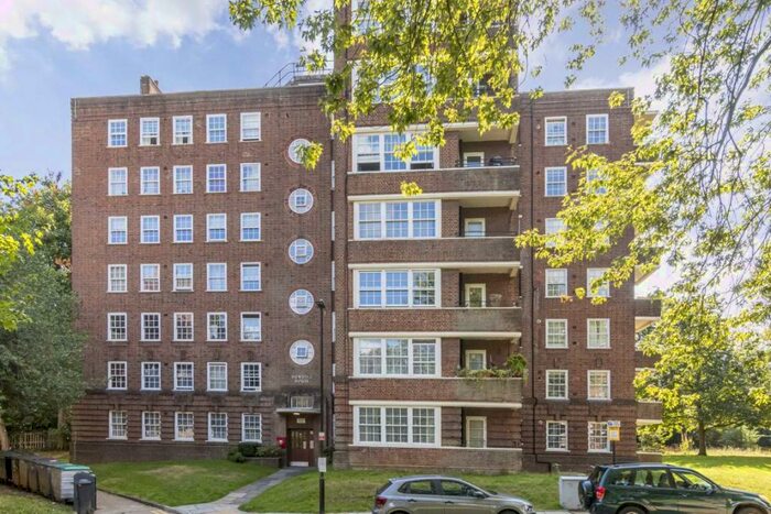3 Bedroom Flat To Rent In Hillcrest, Highgate, N6