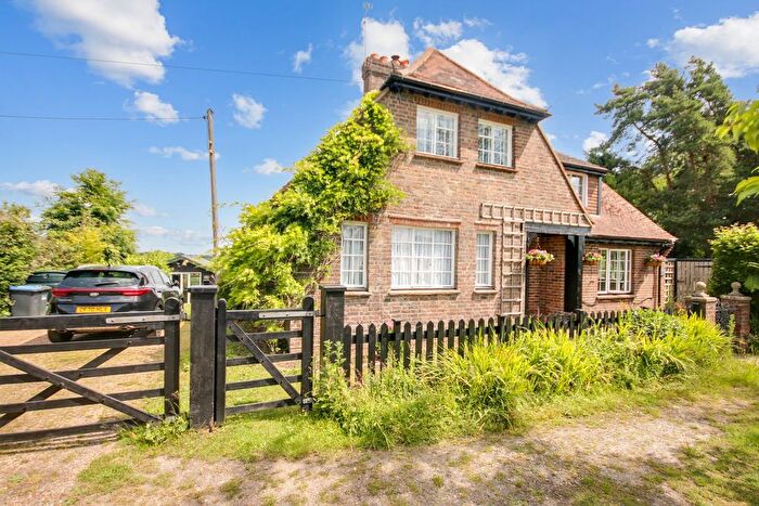 4 Bedroom Detached House For Sale In Saint Hill Road, East Grinstead, RH19