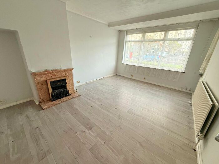3 Bedroom Terraced House To Rent In Lindisfarne Road, Dagenham, RM8
