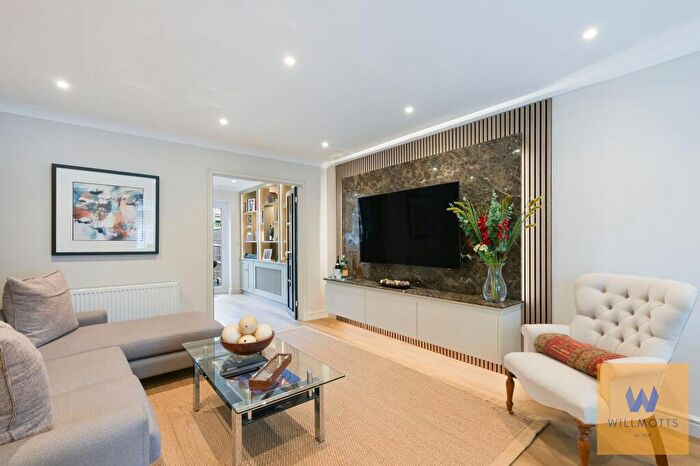 3 Bedroom Terraced House For Sale In Mayfield Close, Hersham, KT12