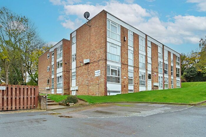 1 Bedroom Flat For Sale In Claybury, Bushey, WD23