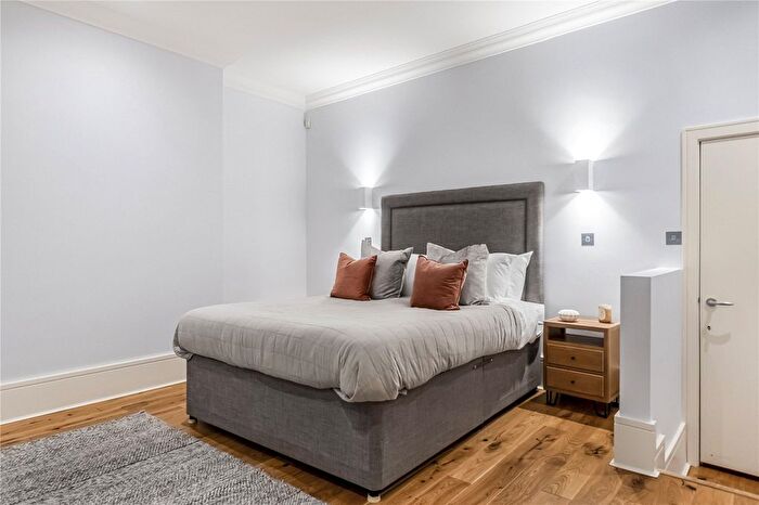 2 Bedroom Flat To Rent In Devonshire Place, Marylebone, London, W1G