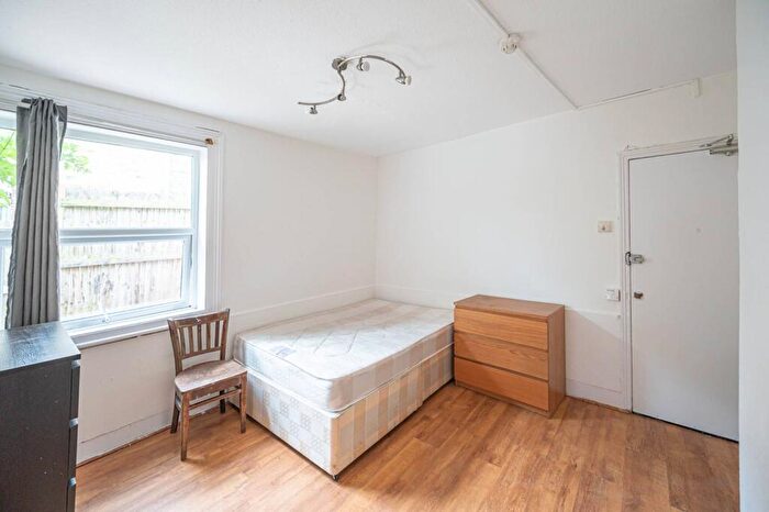 1 Bedroom Flat To Rent In Dyne Road, Willesden, London, NW6