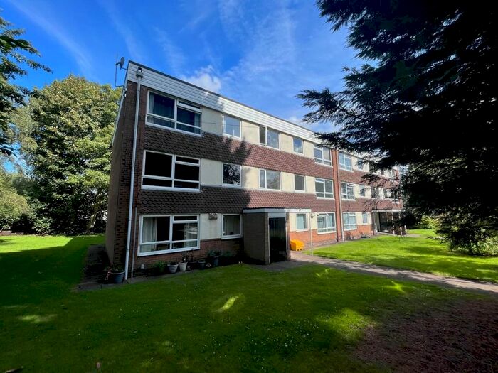 2 Bedroom Flat To Rent In Denise Drive, Harborne, Birmingham, B17