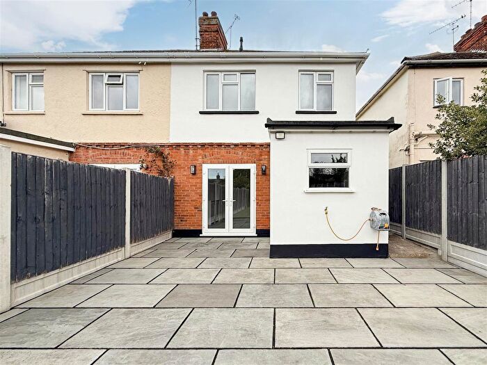 3 Bedroom Semi-detached House For Sale In Chapel Road, Burnham-On-Crouch, CM0