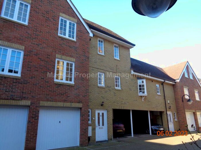 2 Bedroom Town House To Rent In St Neots, PE19
