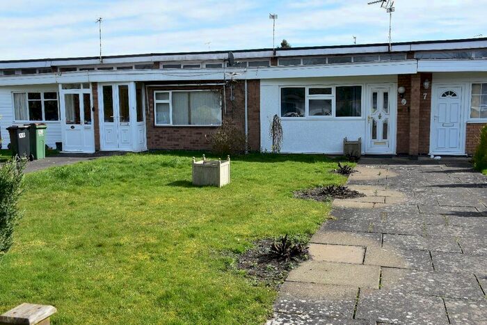 2 Bedroom Bungalow To Rent In Granville Crescent, Wigston, LE18