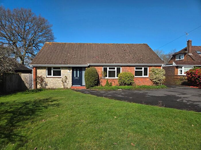 4 Bedroom Detached Bungalow For Sale In Uplands Road, Denmead, PO7