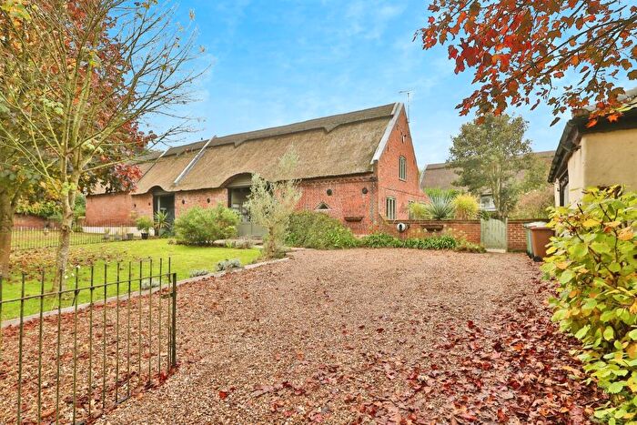 4 Bedroom Semi-Detached House For Sale In The Street, Halvergate, Norwich, NR13