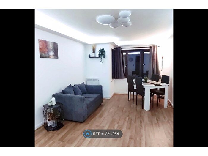 1 Bedroom Flat To Rent In St. Clements Court, Bournemouth, BH1