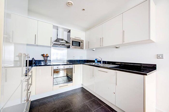 2 Bedroom Flat To Rent In Drayton Park, Highbury, N5