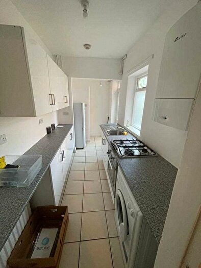 3 Bedroom Terraced House To Rent In Clarendon Park Road, Leicester, LE2