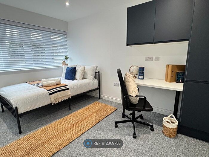 6 Bedroom Terraced House To Rent In St. Pauls Road, Southsea, PO5