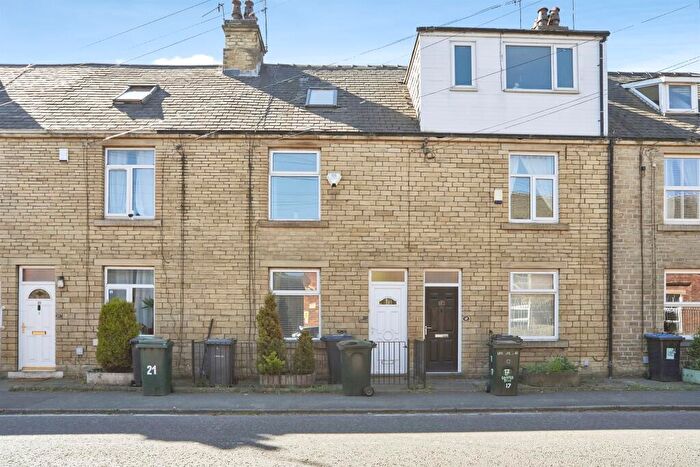3 Bedroom Terraced House For Sale In Dockfield Road, Shipley, BD17