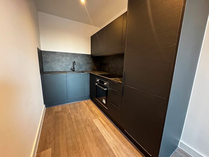 1 Bedroom Flat To Rent In Berkeley Square Apartments, Salford, M5