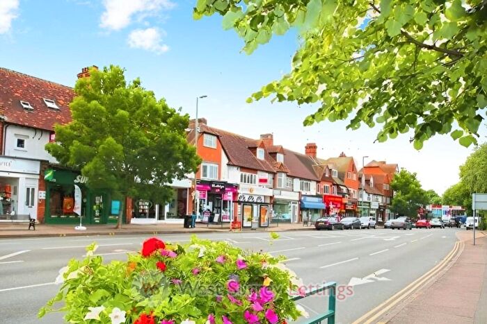 2 Bedroom Apartment To Rent In Old Woking Road, W Byfleet, KT14