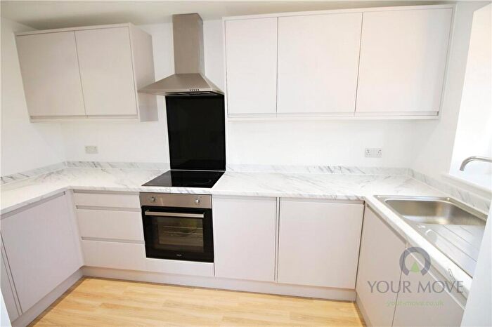 2 Bedroom Flat To Rent In Redwood Grove, Bedford, Bedfordshire, MK42