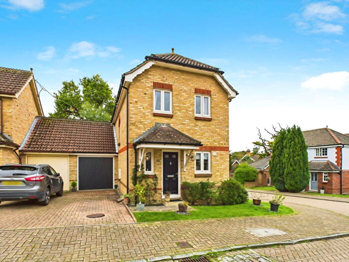 2 Bedroom Detached House For Sale In Highdown Way, Horsham, RH12