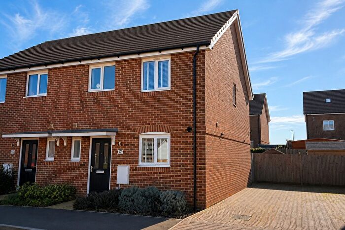 3 Bedroom Semi Detached House For Sale In Leo Road, Margate, Kent, CT9