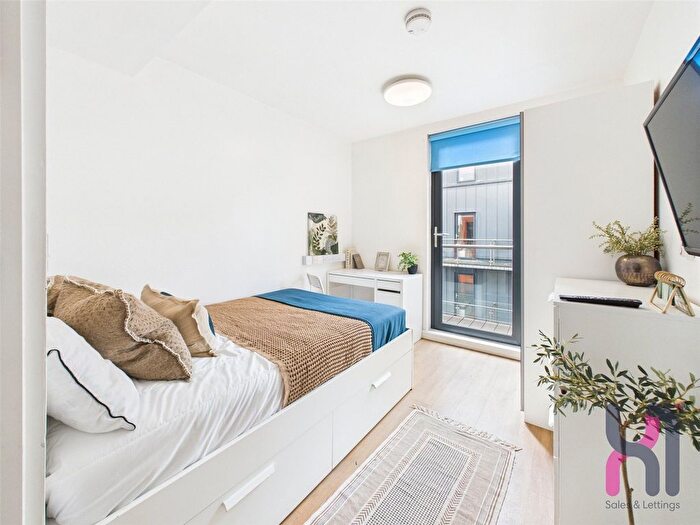 Studio To Rent In Chapel Street, Salford, M3