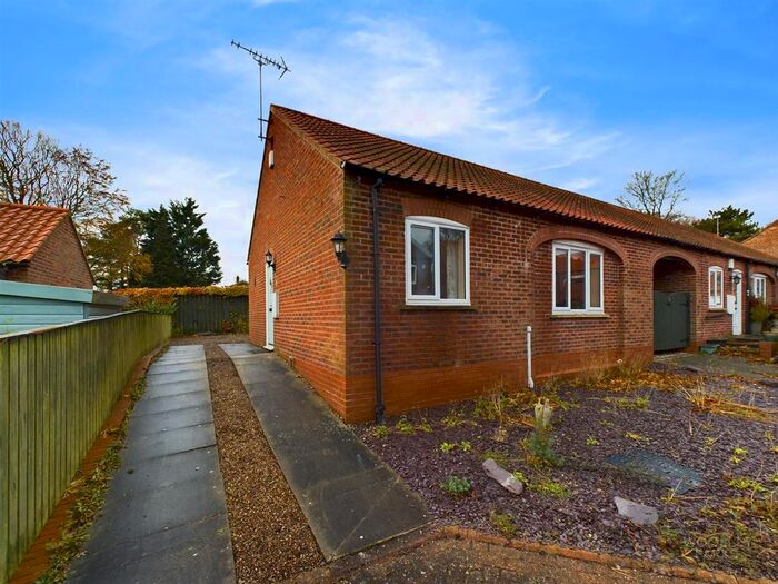 2 Bedroom Semi-Detached Bungalow For Sale In Church Close, Wetwang, Driffield, YO25