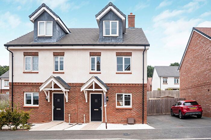3 Bedroom Town House For Sale In Goldcrest Road, Exmouth, EX8