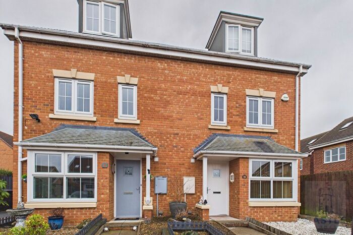 4 Bedroom Semi Detached House To Rent In Hillway, Ingleby Barwick, TS17