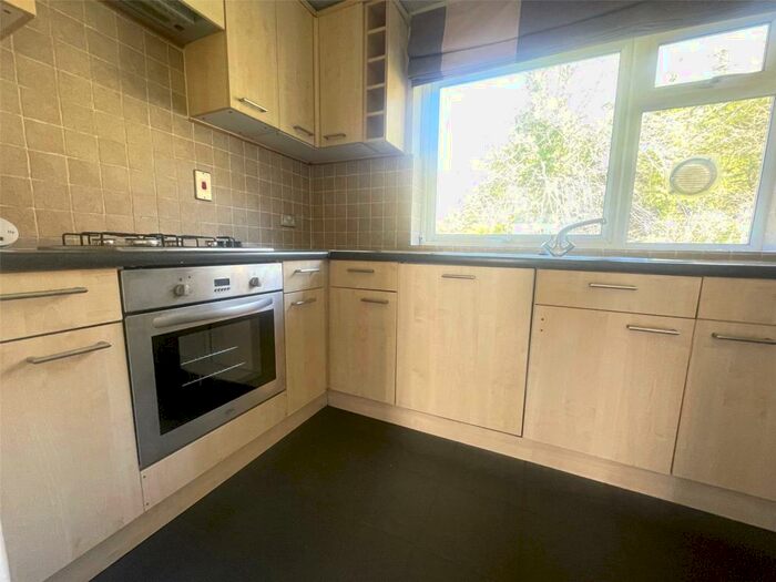2 Bedroom Apartment To Rent In Hillside Road, Whyteleafe, Surrey, CR3