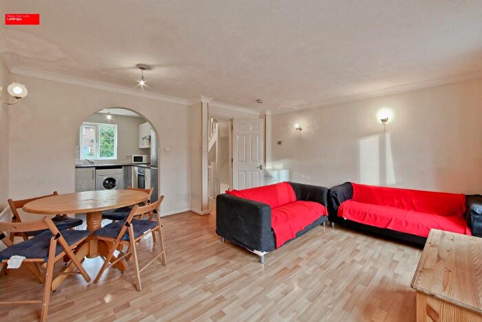 4 Bedroom Terraced House To Rent In Cahir Street, London, Canary Wharf, E14