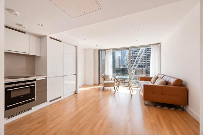 1 Bedroom Flat To Rent In Landmark East Tower, Marsh Wall, E14