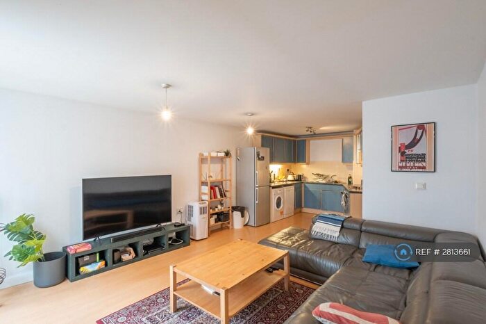 2 Bedroom Flat To Rent In Turin Street, London, E2