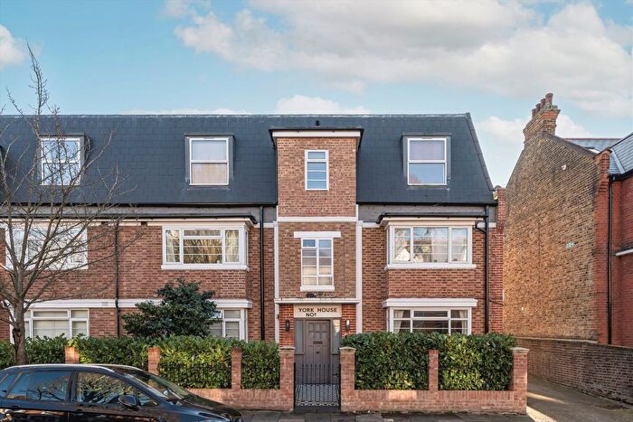 1 Bedroom Flat For Sale In Grafton Road, Acton, W3