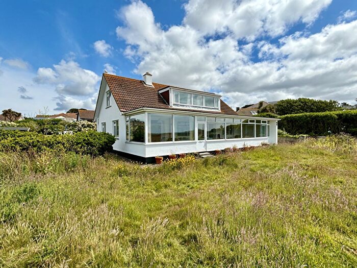 5 Bedroom Bungalow For Sale In Parc Morrep, Praa Sands, TR20